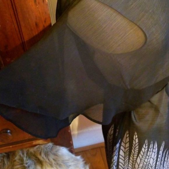 HIVE & HONEY ONE SHOULDER FEATHER DESIGN LBD - Picture 4 of 7